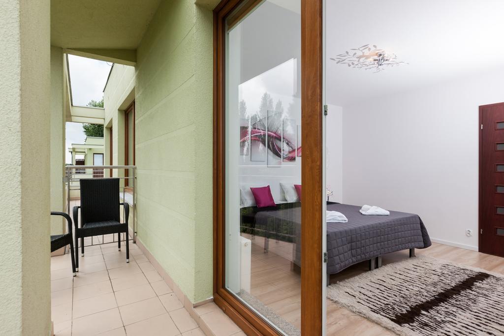 Riverside Apartment With Balcony By Noclegi Renters Świnoujście Exterior foto