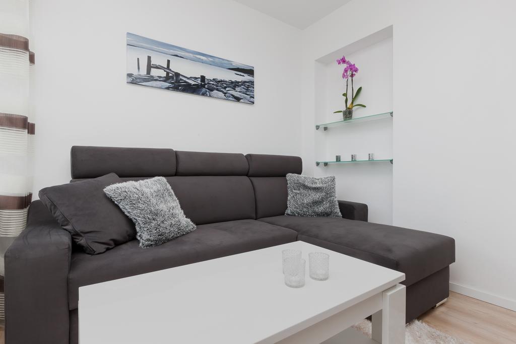 Riverside Apartment With Balcony By Noclegi Renters Świnoujście Exterior foto