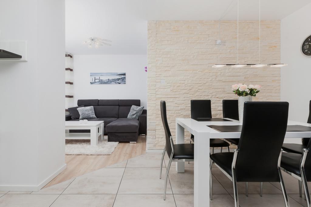 Riverside Apartment With Balcony By Noclegi Renters Świnoujście Exterior foto