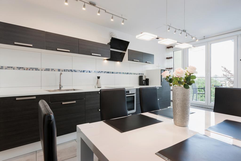 Riverside Apartment With Balcony By Noclegi Renters Świnoujście Exterior foto